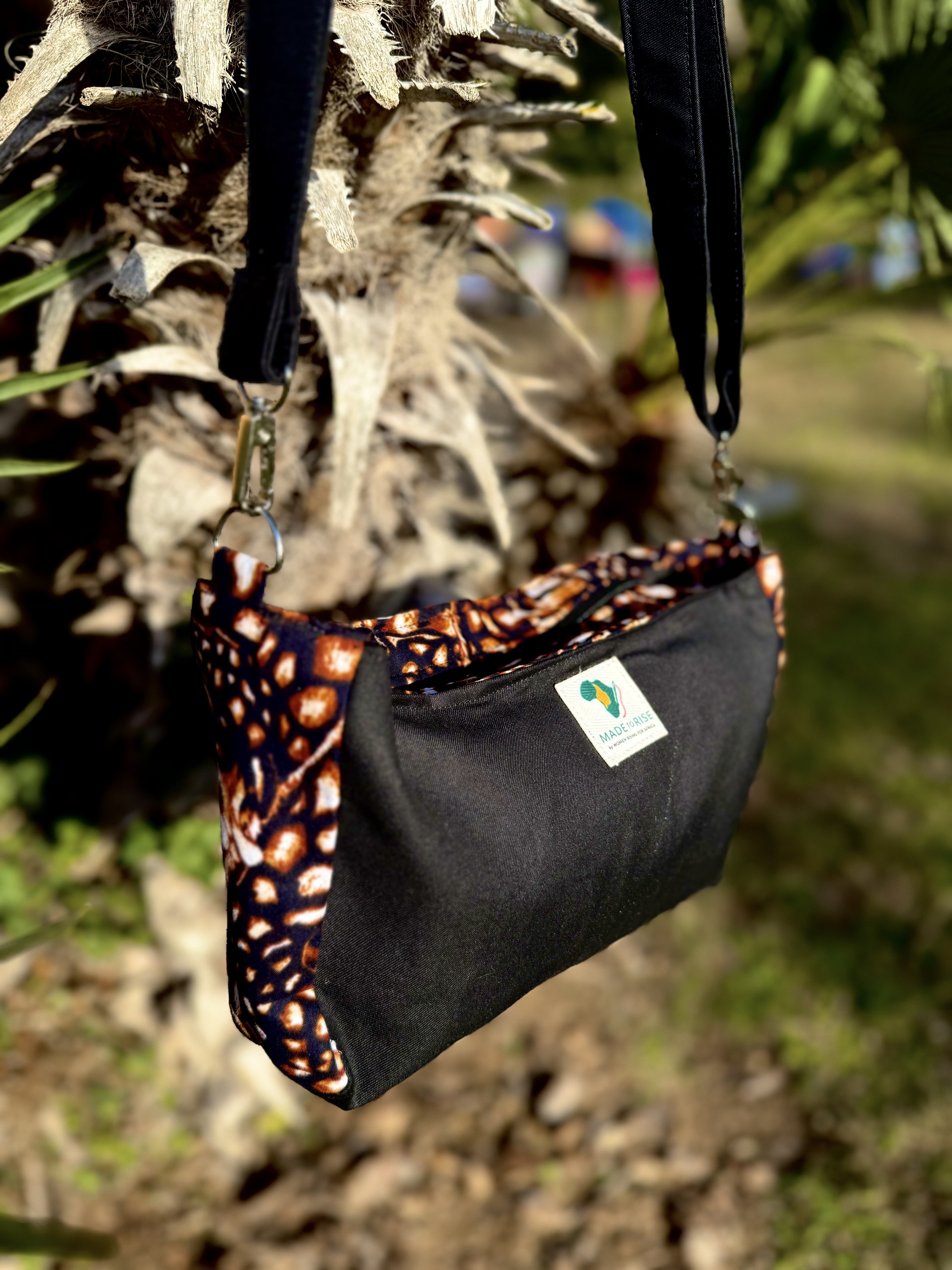 SHOULDER BAGS