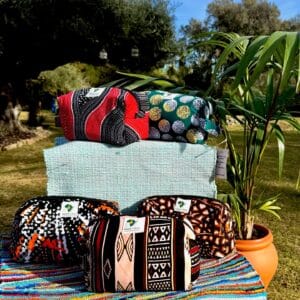 MAKE-UP POUCHES